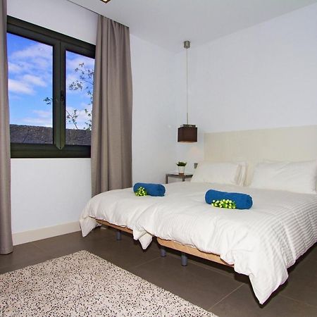 Villa Los Mojones: Luxury Retreat with Heated Pool near Old Town Tias Exterior photo