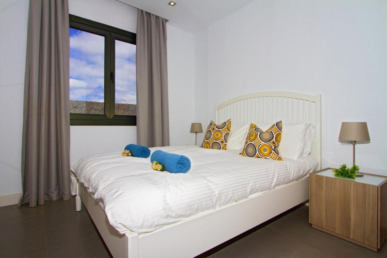 Villa Los Mojones: Luxury Retreat with Heated Pool near Old Town Tias Exterior photo