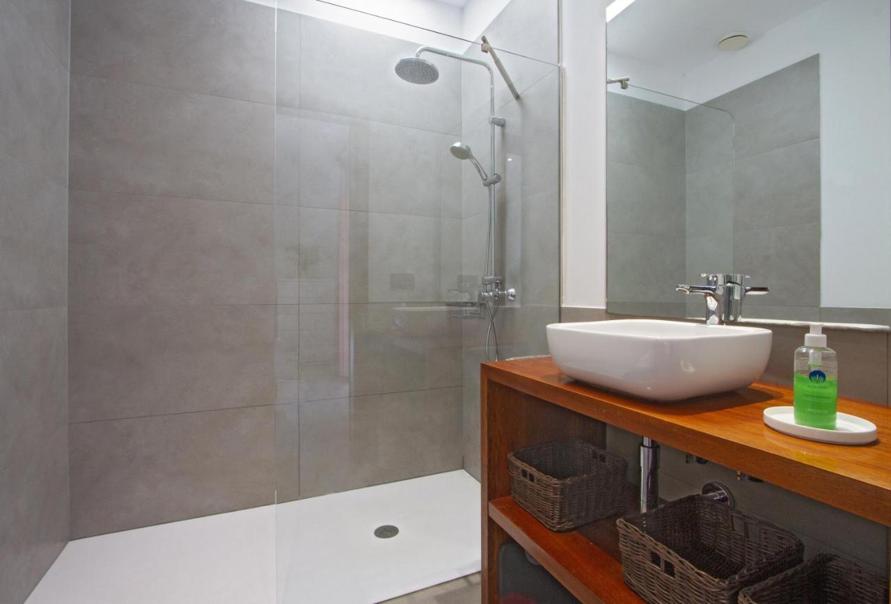 Villa Los Mojones: Luxury Retreat with Heated Pool near Old Town Tias Exterior photo